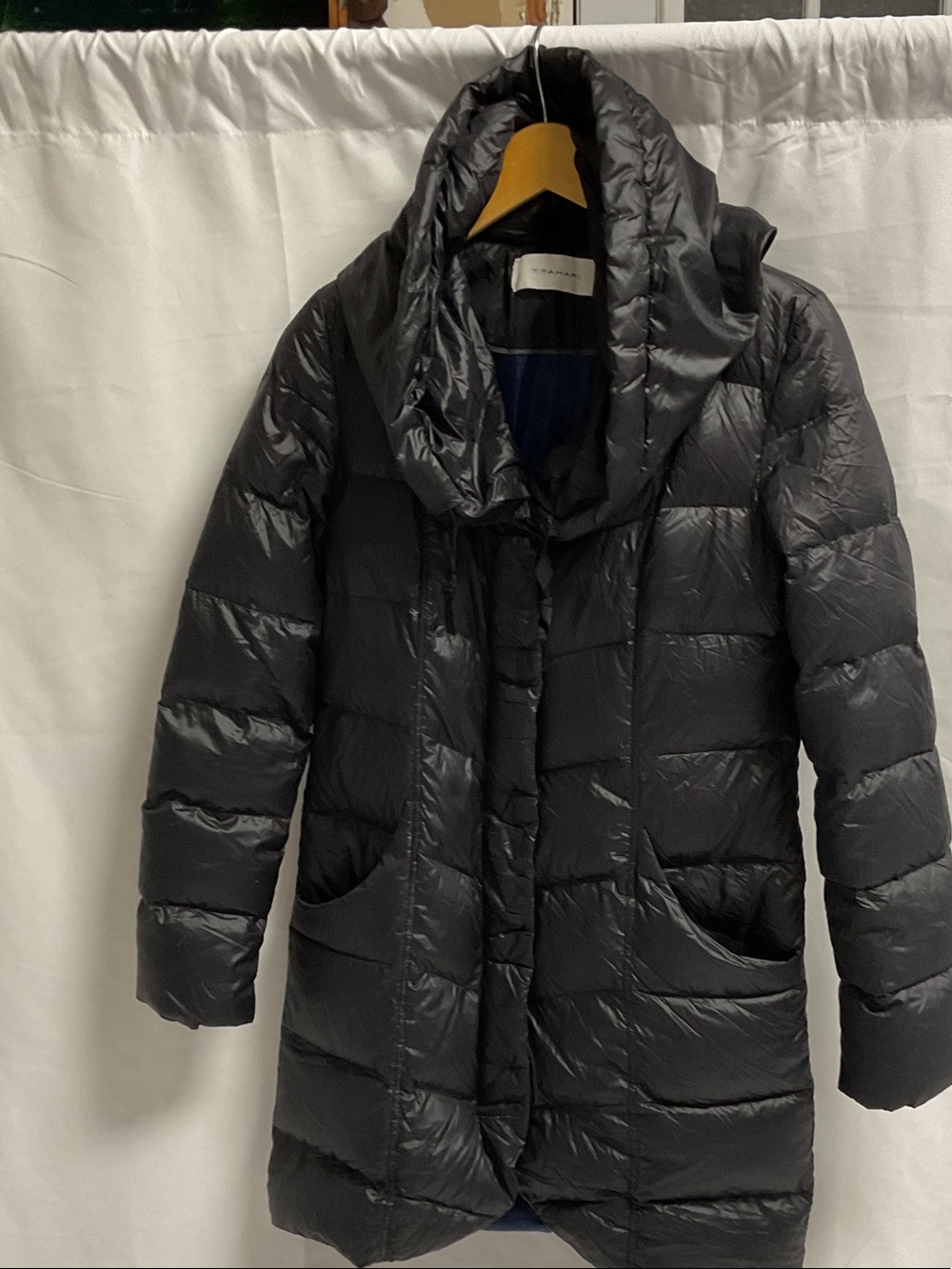 T Tahari Black and Blue Quilted Puffer Down Jacket. Size M